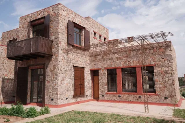 Villa des Chercheurs à Benguérir — construction en pierre pour l’UM6P / groupe OCP